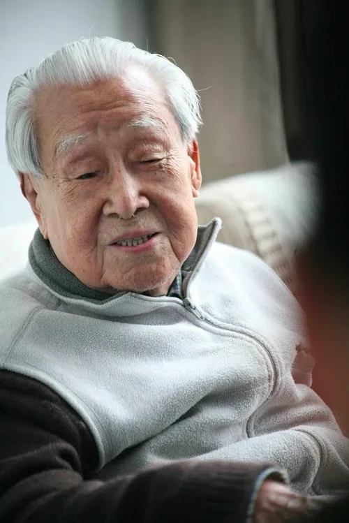 经济学家翻译家杨敬年因病医治无效在天津去世享年107岁